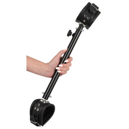 Spreizstange mit Fesseln aus Leder